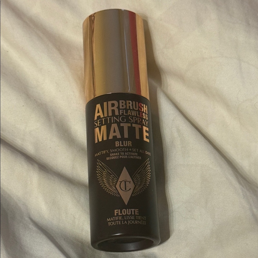 Charlotte Tilbury Airbrush Flawless Matte Spray *Final sale*